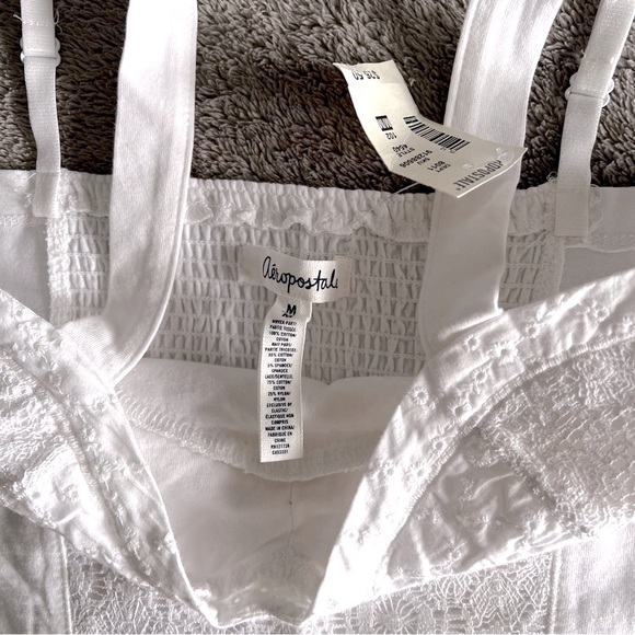 White Cropped Tank Top 🤍 - Picture 3 of 7